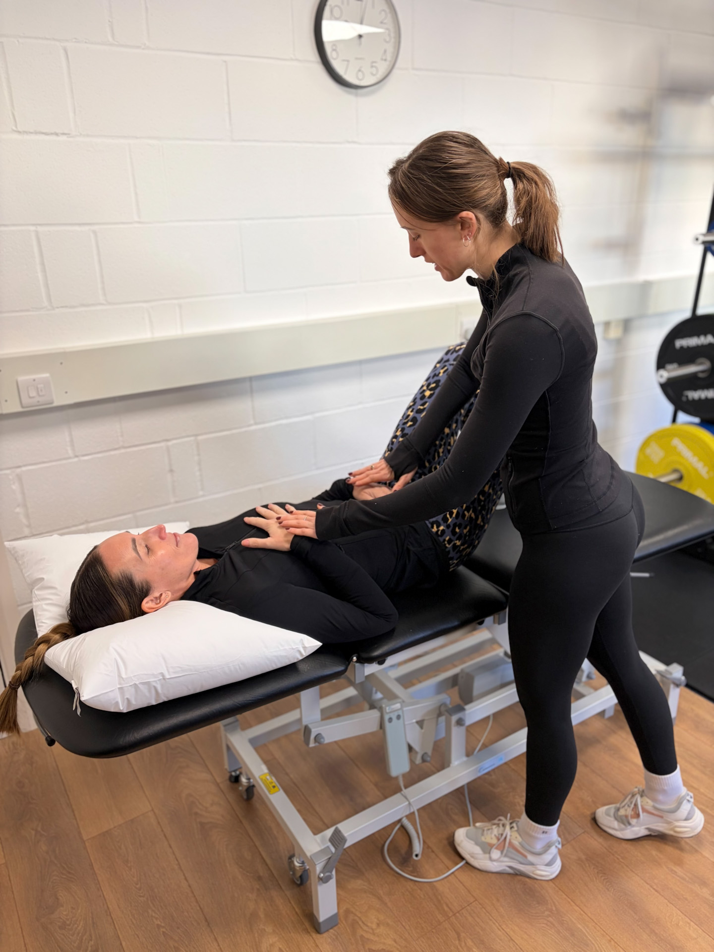 woman-physio-session